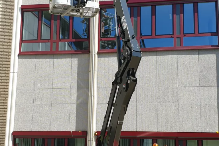 screen-store-exterieur-helioscreen-bordeaux-toile-beige-motorisation-somfy-001 copie