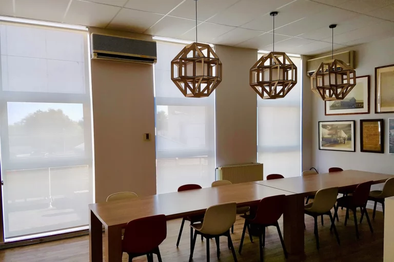 store-enrouleur-interieur-bandalux-toile-screen-a-chainette-001