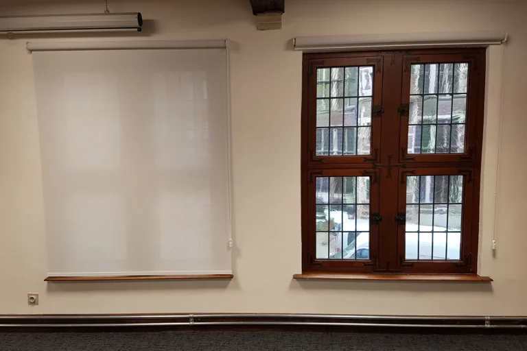 store-enrouleur-interieur-bandalux-toile-screen-chainette-004